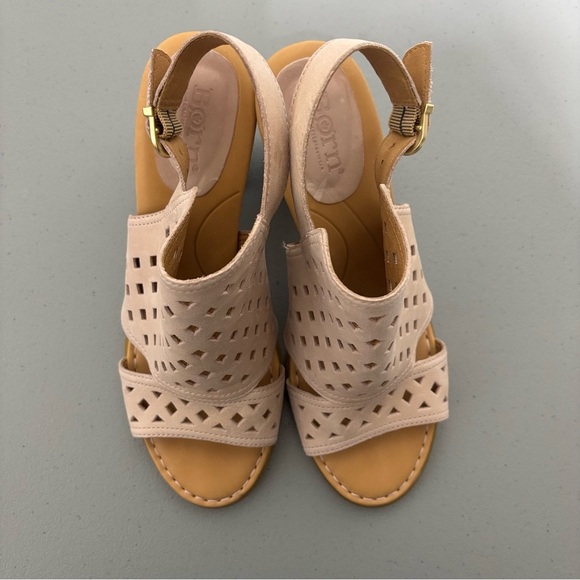 Born Women's Sandals Heels Block Size 8M Ankle Buckle Leather Taupe Neutral - Picture 4 of 10